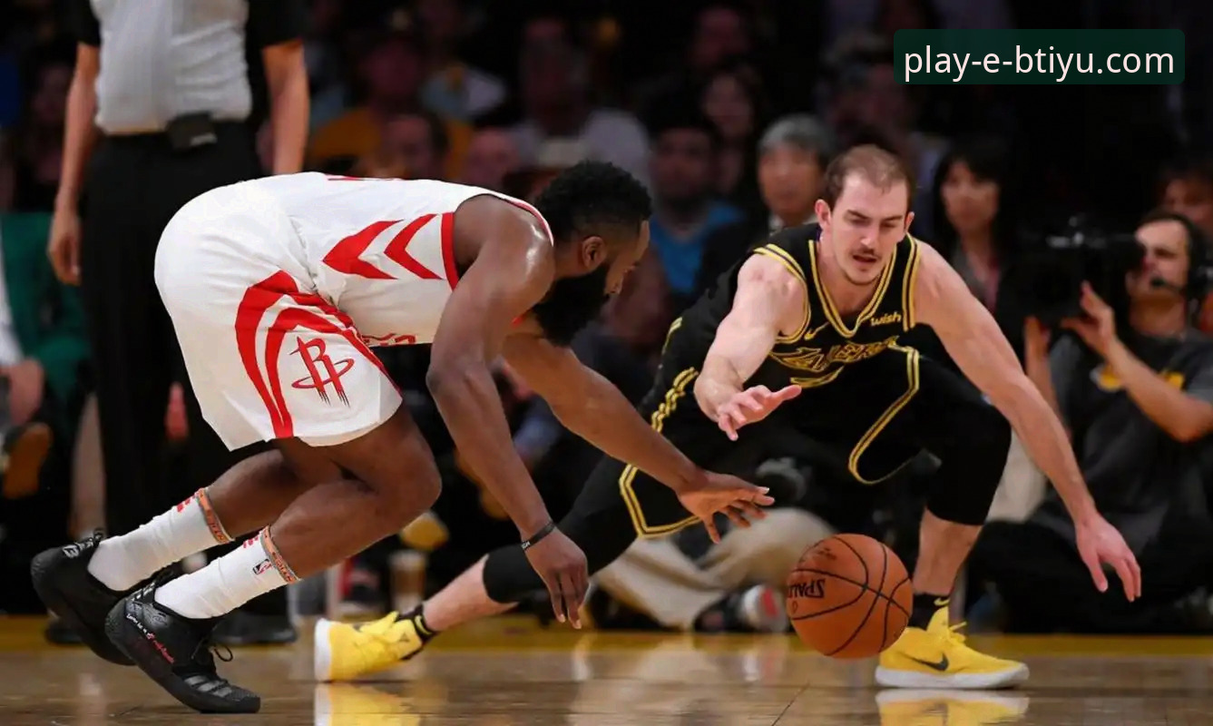 火箭主场大胜尼克斯：一场攻防节奏的深度解析